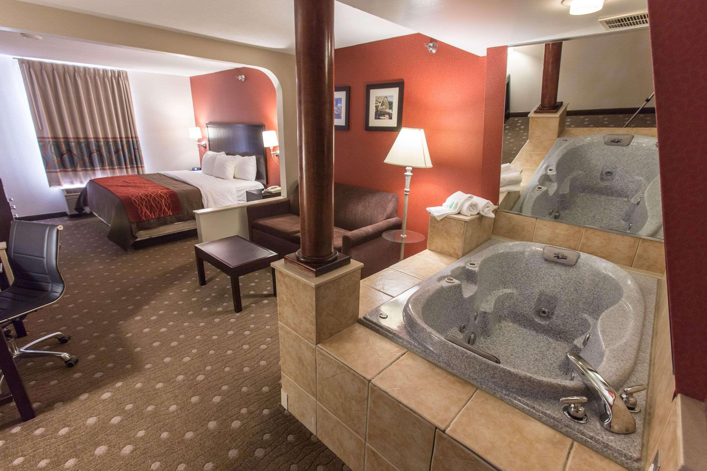 Comfort Inn Pittsburgh Bagian luar foto