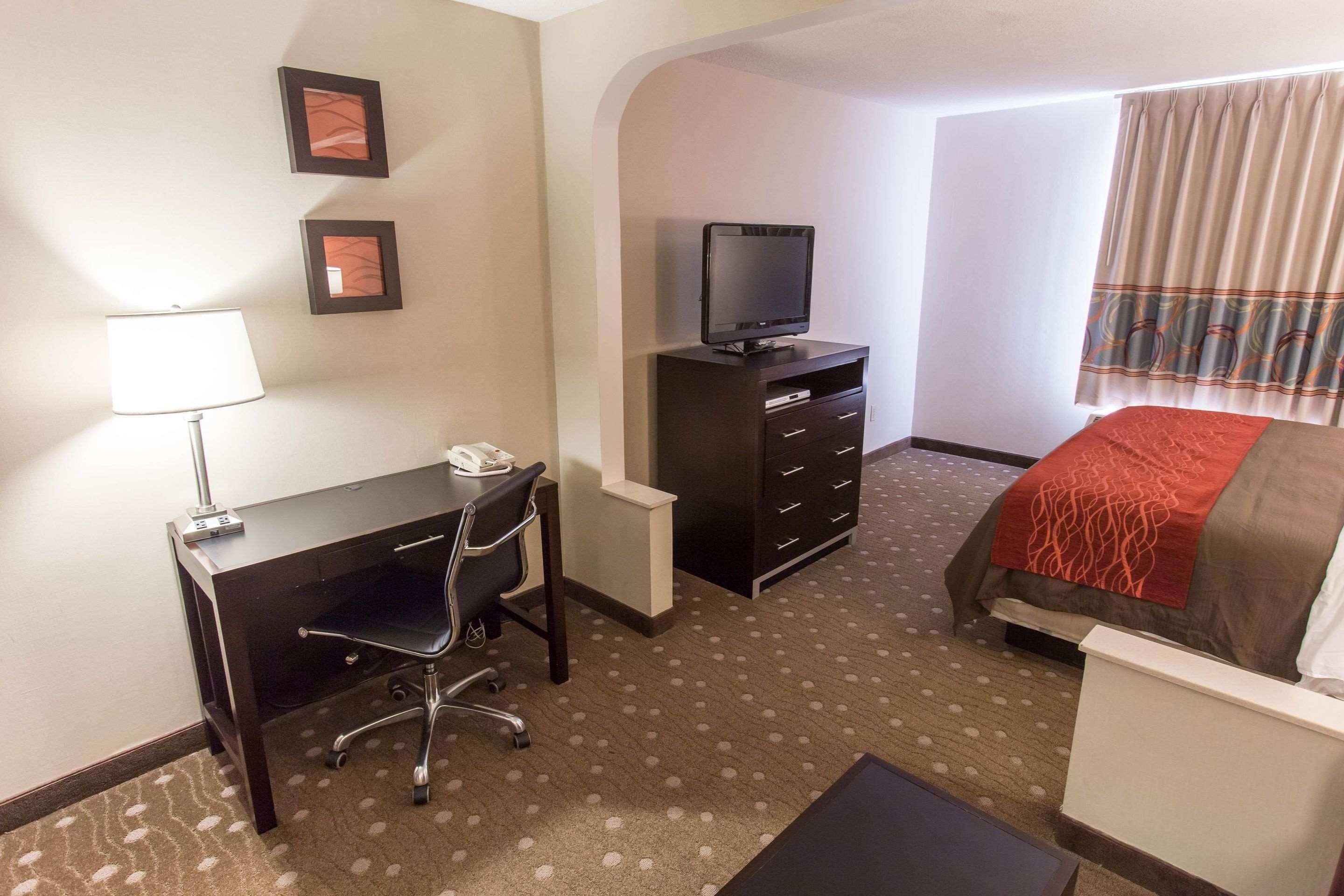 Comfort Inn Pittsburgh Bagian luar foto