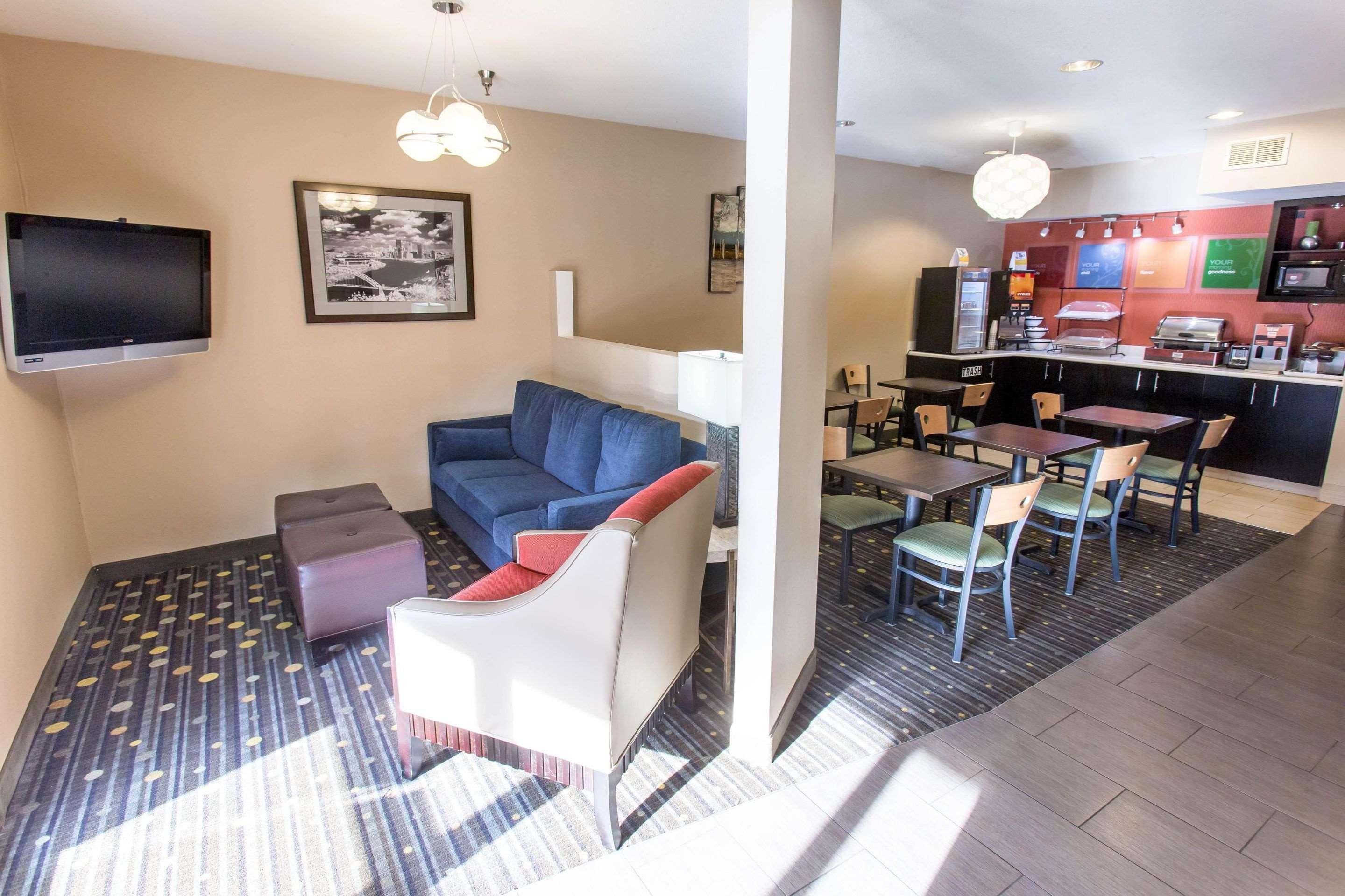 Comfort Inn Pittsburgh Bagian luar foto
