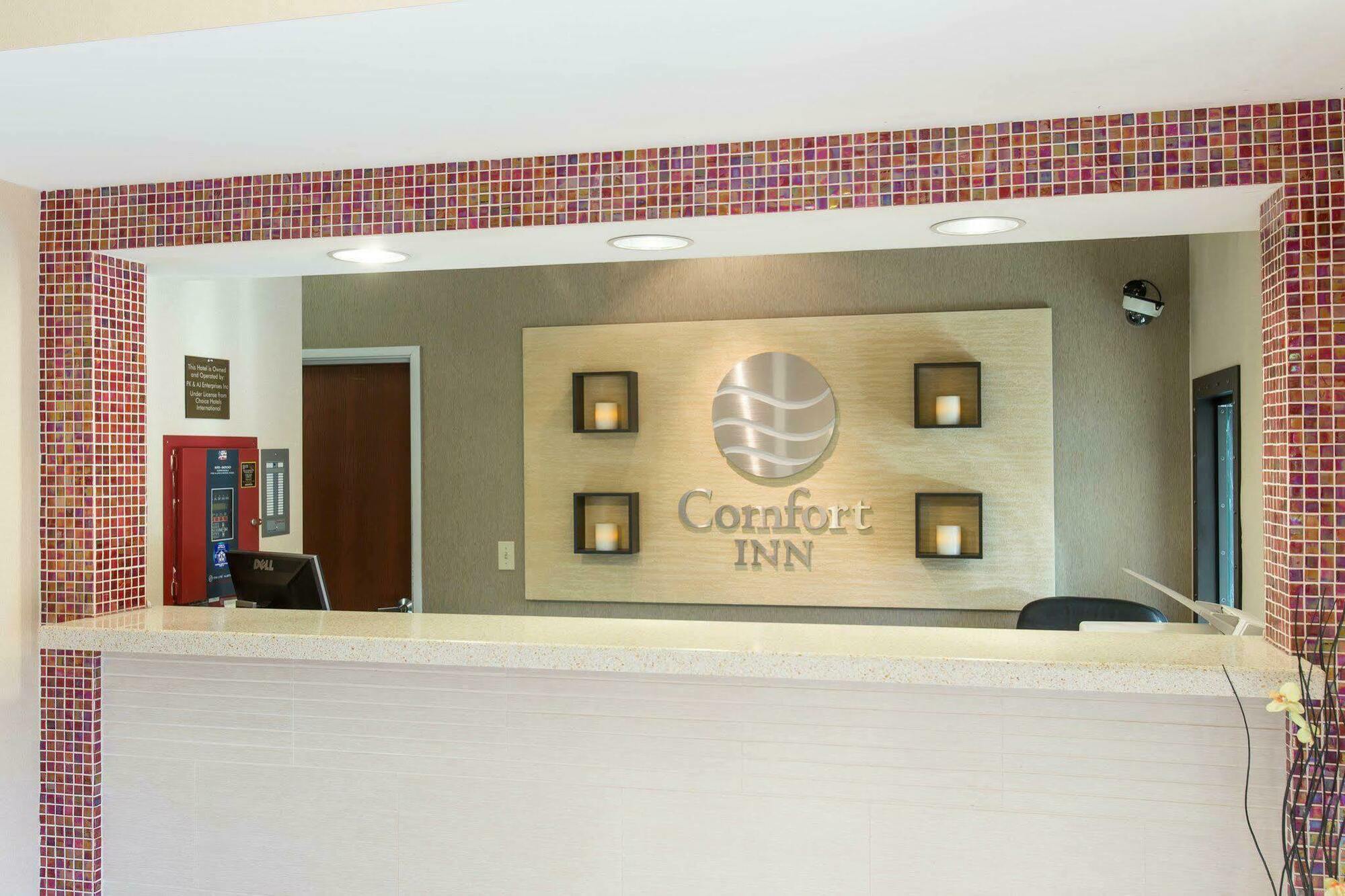 Comfort Inn Pittsburgh Bagian luar foto